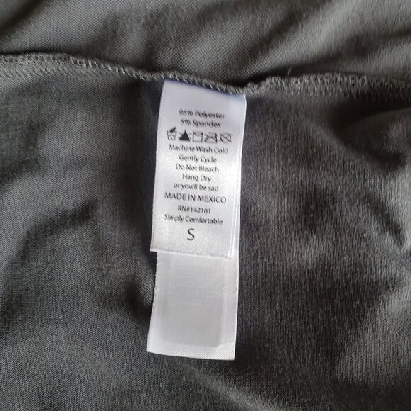 LulaRoe Liv Sunday Funday T-shirt Size S Gray Football Tee Short Sleeve - Picture 5 of 5